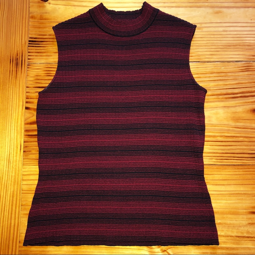 St. John Knit sleeveless ribbed mock turtleneck